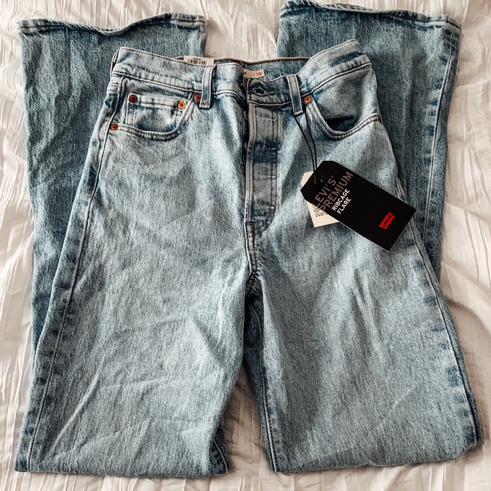 Levi’s Ribcage Flare